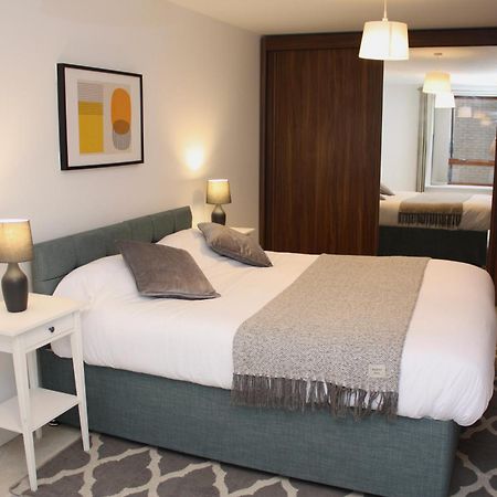 2 Bed 2 Bath Apartment & Parking - Lgw 10Min Drive Crawley  Luaran gambar