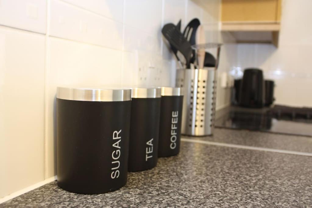 2 Bed 2 Bath Apartment & Parking - Lgw 10Min Drive Crawley  Luaran gambar