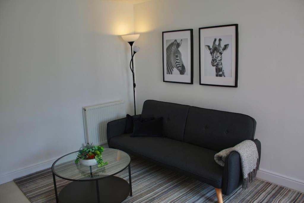 2 Bed 2 Bath Apartment & Parking - Lgw 10Min Drive Crawley  Luaran gambar