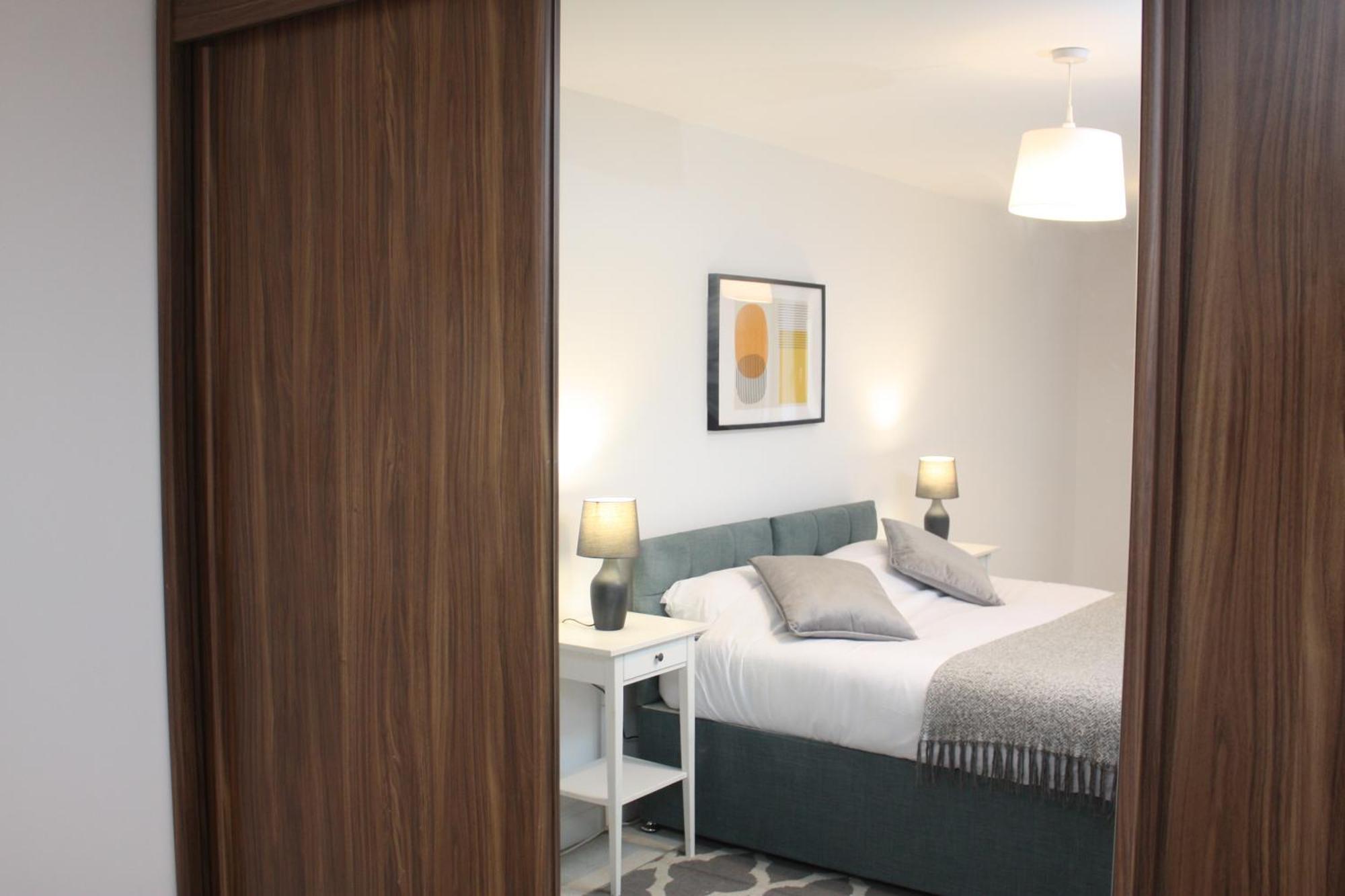 2 Bed 2 Bath Apartment & Parking - Lgw 10Min Drive Crawley  Luaran gambar