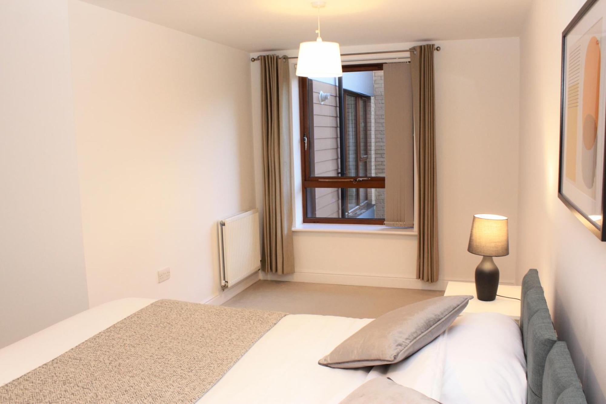 2 Bed 2 Bath Apartment & Parking - Lgw 10Min Drive Crawley  Luaran gambar